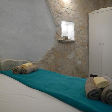 Apartments Valter Тисно Екстериор снимка