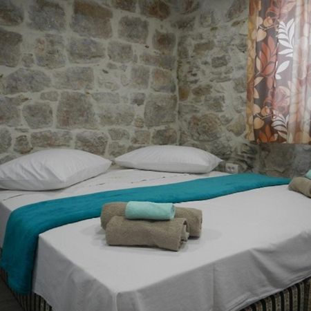 Apartments Valter Тисно Екстериор снимка