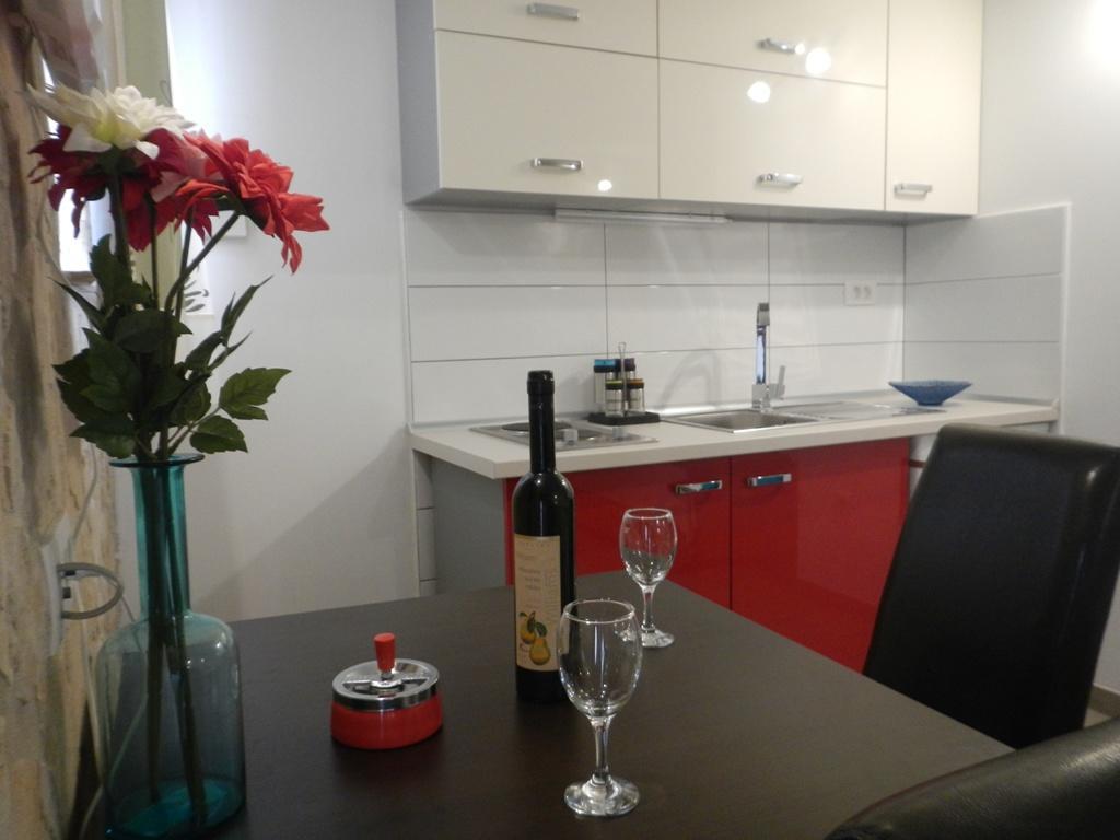 Apartments Valter Тисно Екстериор снимка